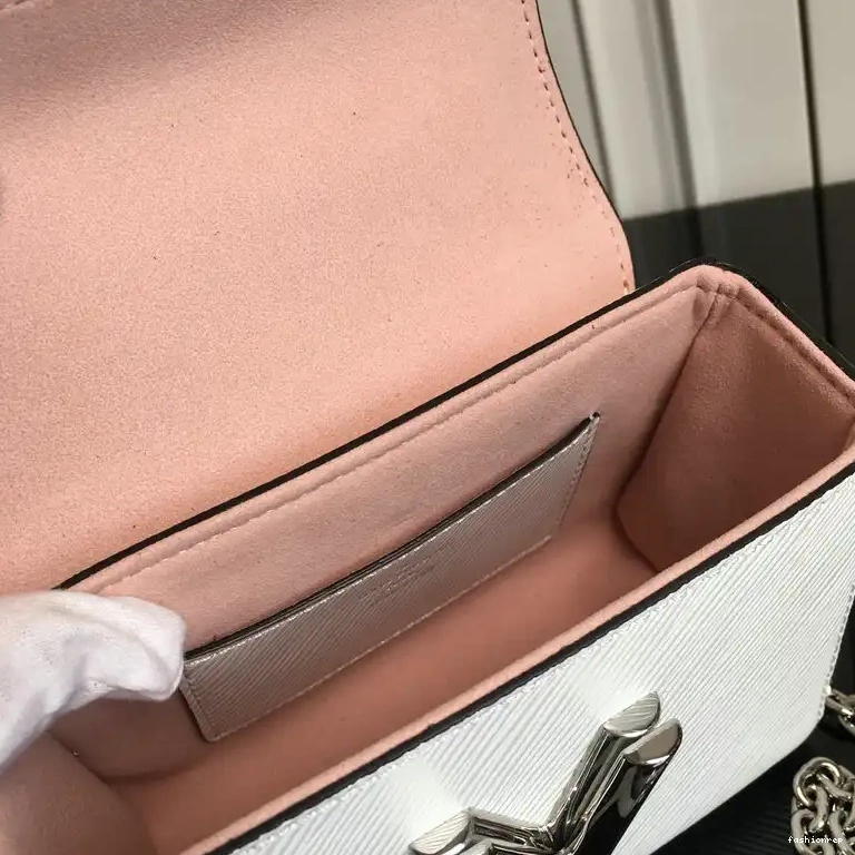 Fashionrepsfam ru 205B570035 Bags LV 0531